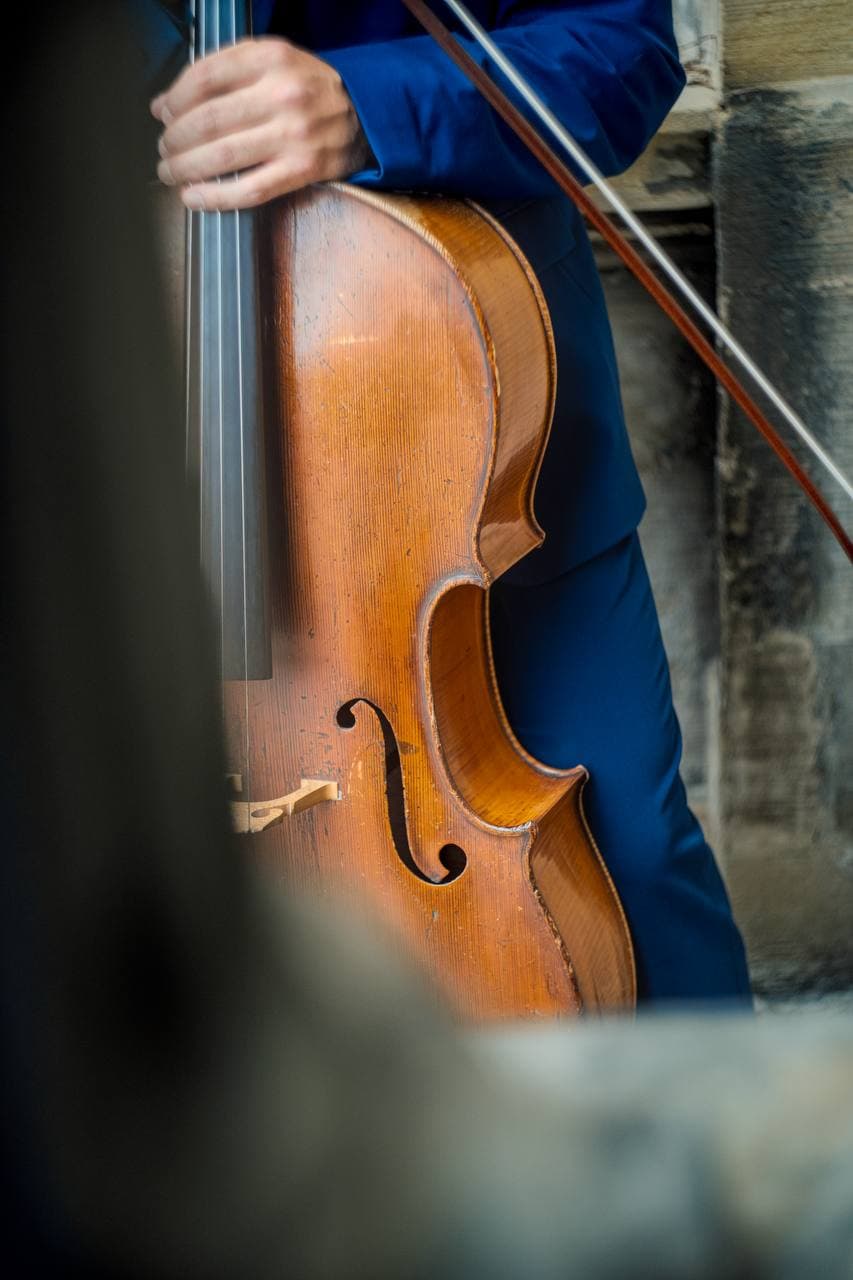 Nahaufnahme von Carlos Ferrers Cello